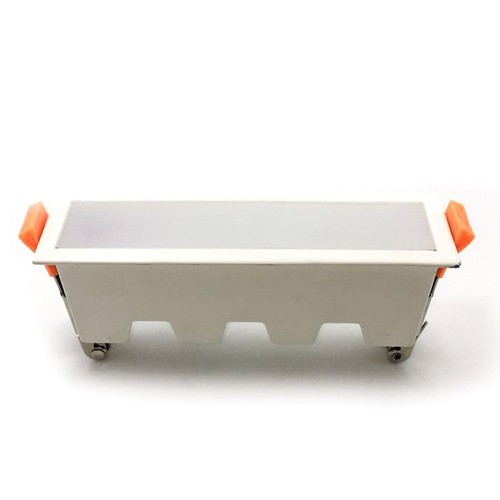 10W LED lineært innfellingspanel - 750lm, 138x32mm, hvit kant, varm hvit, IP20