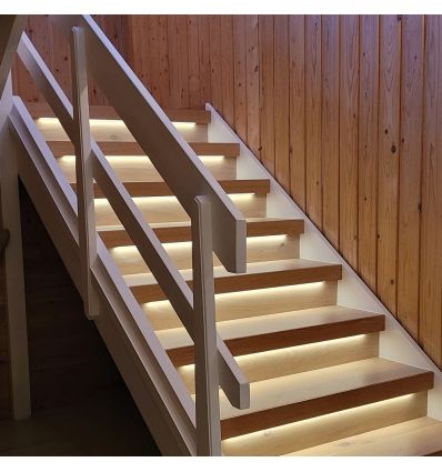 Trappe LED COB strip sett - Opp til 16 trinn, 11W per trinn, 24V, IP20, med sensor