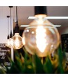 E27 4W dimbar LED pære - G95, spiral filament, amber glass, 2200K, flicker free