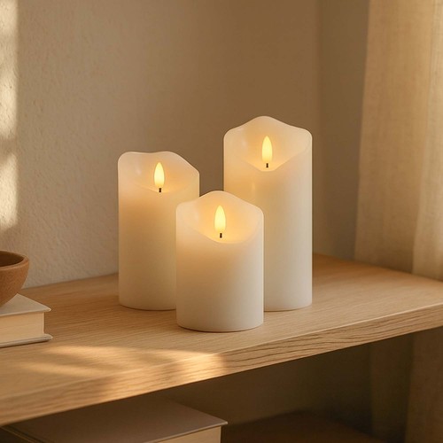 Sett med 3 stk. LED Blokklys 10cm, flammeeffekt, hvit - Ø7,5cm, 10/12,5/15cm, fjernkontroll, timer, ekte voks