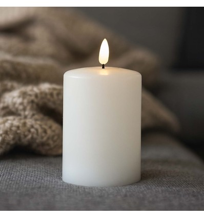 LED Blokklys 10cm høy, smelte-utseende, flammeeffekt - Ø7,5cm, 10cm høy, fungerer m. fjernkontroll, ekte stearin