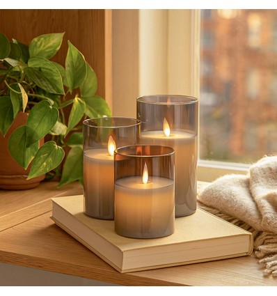 LED Blokklys sett i røyksfarget glass Ø7,5cm, 3 stk, flammeeffekt - Inkl. fjernkontroll og timer, 10/12,5/15cm høy, ekte stearin