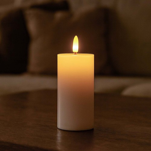 LED Blokklys 10cm høy, flammeeffekt, hvit - Ø5cm, 10cm høy, virker m. fjernkontroll (ikke inkl.), timer, ekte stearin