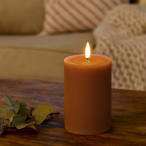 LED Blokklys 10cm høy, smelte-utseende, flammeeffekt - Ø7,5cm, 10cm høy, fungerer m. fjernkontroll, ekte stearin, flott brun