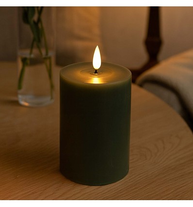 LED Blokklys 10cm høy, smelte-utseende, flammeeffekt - Ø7,5cm, 10cm høy, fungerer m. fjernkontroll, ekte stearin, Dyp grønn